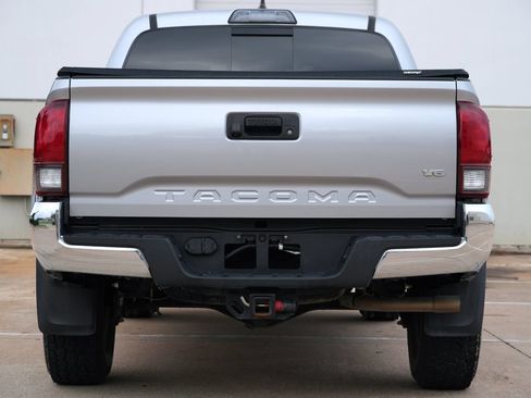 Used 2018 Toyota Tacoma SR5 RWD image 18