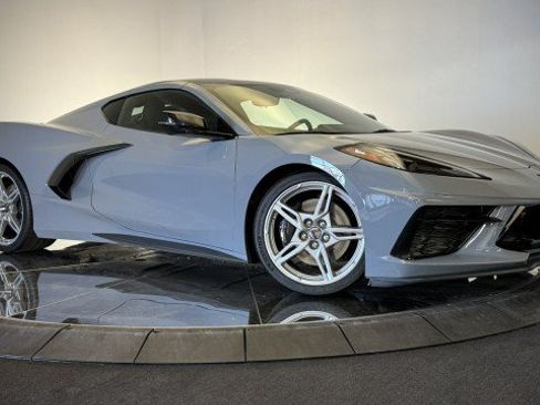 Used 2024 Chevrolet Corvette Stingray Premium Cpe w/ Z51 Performance Package RWD image 2