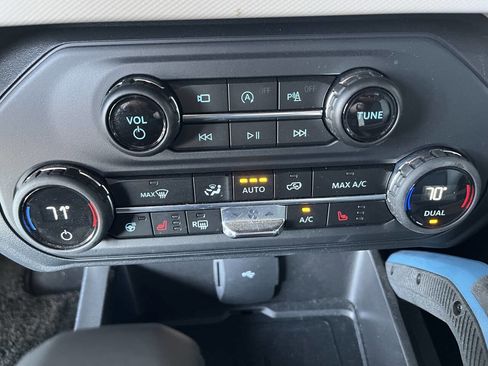 Used 2023 Ford Bronco Wildtrak image 26