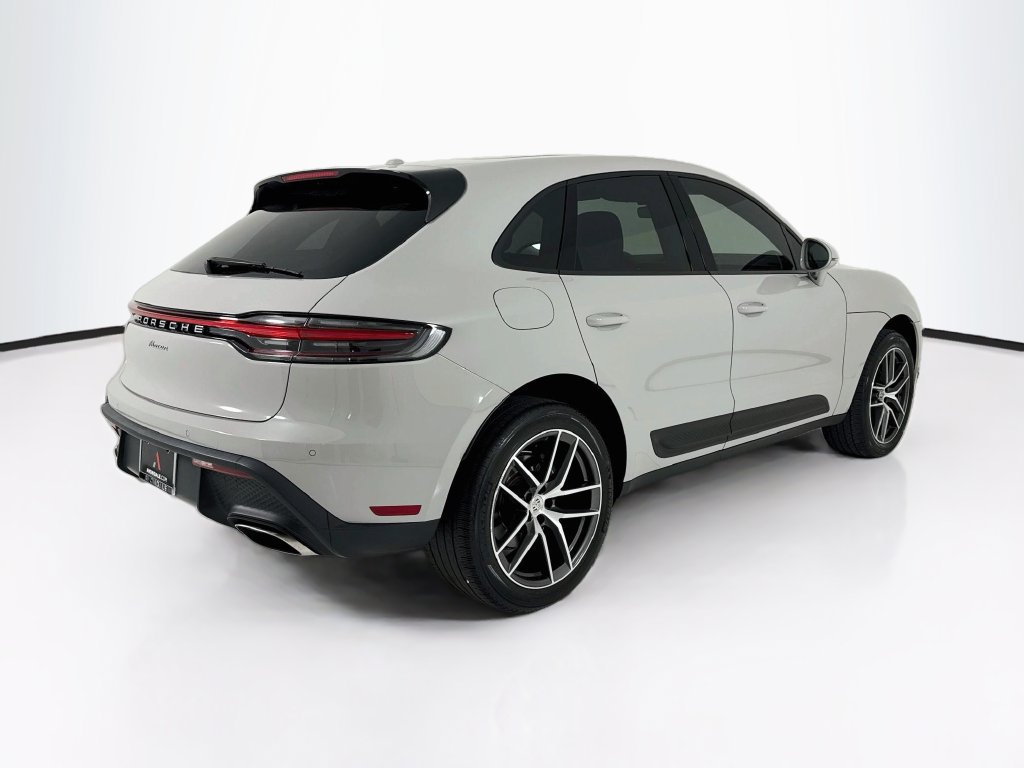 Certified 2023 Porsche Macan Turbo AWD/4WD image 9