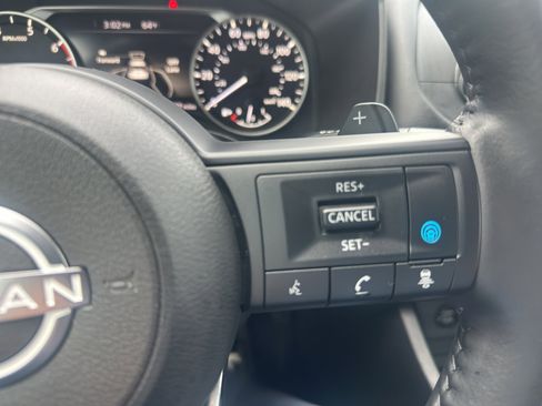 Used 2024 Nissan Rogue SV w/ SV Premium Package image 21