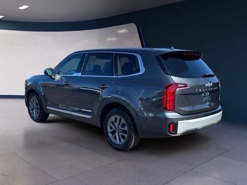 Used 2024 Kia Telluride LX AWD/4WD image 3