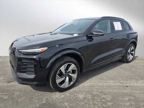 Used 2025 Audi Q6 e-tron Premium Plus w/ Premium Plus AWD/4WD image 7