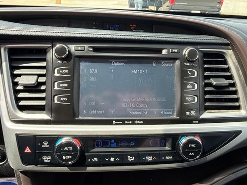 Used 2016 Toyota Highlander XLE AWD/4WD image 11