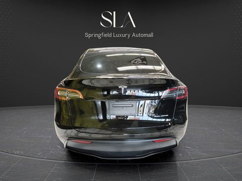Used 2023 Tesla Model Y Long Range AWD/4WD image 5