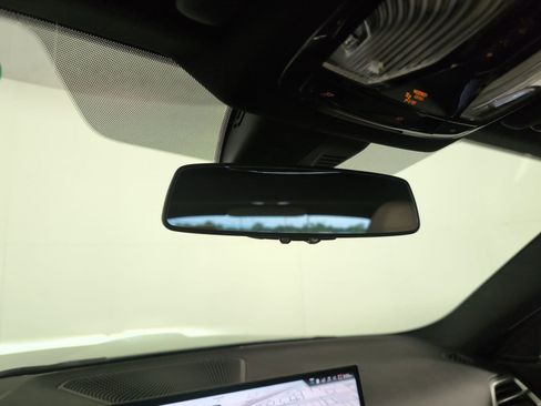 Used 2025 BMW 230i Coupe w/ Convenience Package image 16