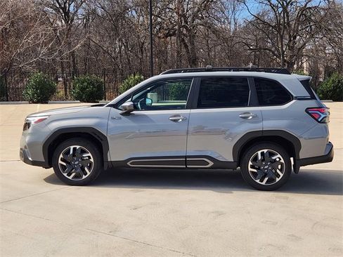 Used 2025 Subaru Forester Limited image 4