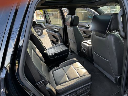 Used 2021 Chevrolet Tahoe RST w/ Luxury Package AWD/4WD image 27