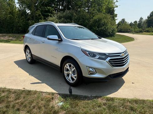 Used 2020 Chevrolet Equinox Premier FWD image 11