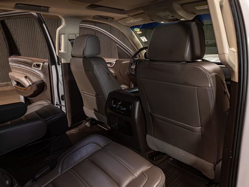 Used 2018 GMC Yukon Denali w/ Open Road Package AWD/4WD image 27