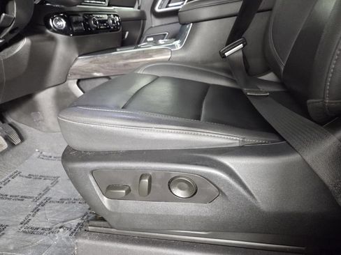 Used 2025 Chevrolet Silverado 2500 LTZ w/ LTZ Plus Package AWD/4WD image 16