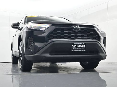 Used 2024 Toyota RAV4 XLE FWD image 46