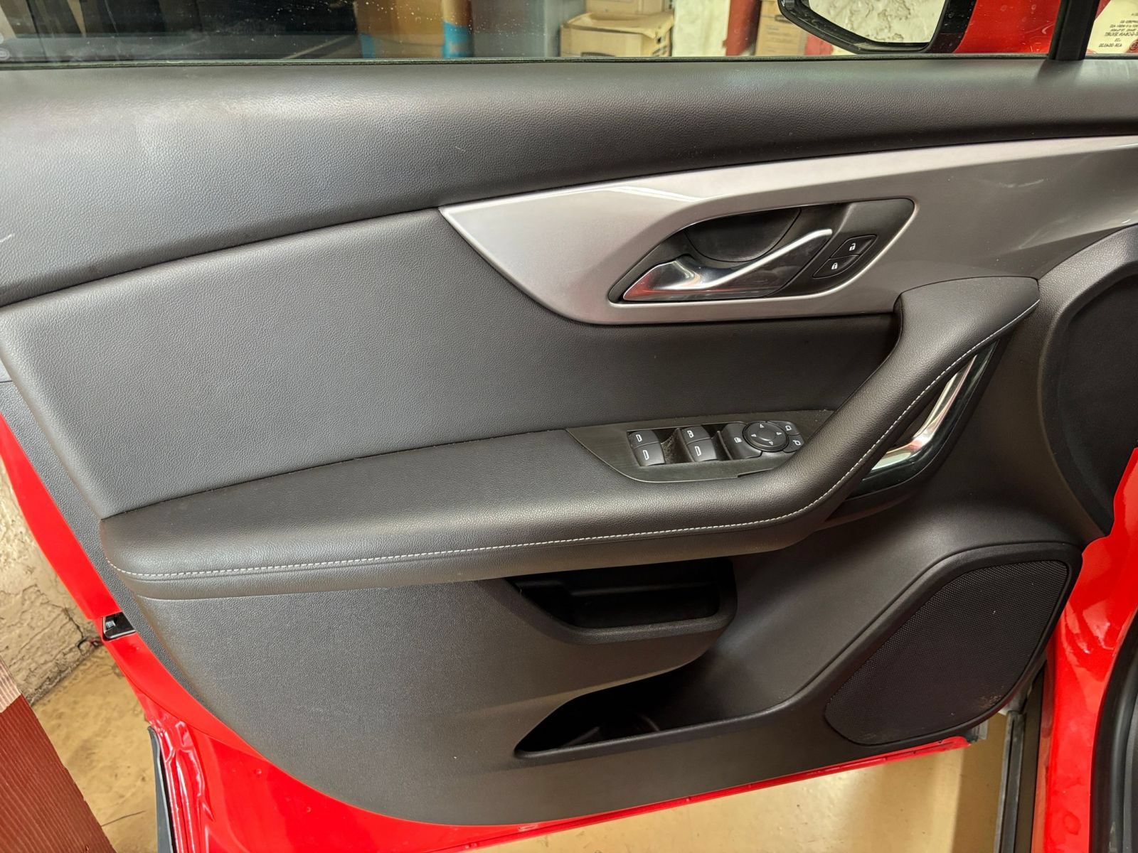 Used 2025 Chevrolet Blazer LT FWD image 18