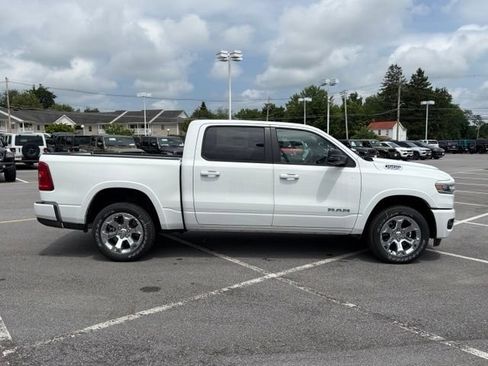 New 2026 RAM 1500 Big Horn AWD/4WD image 9