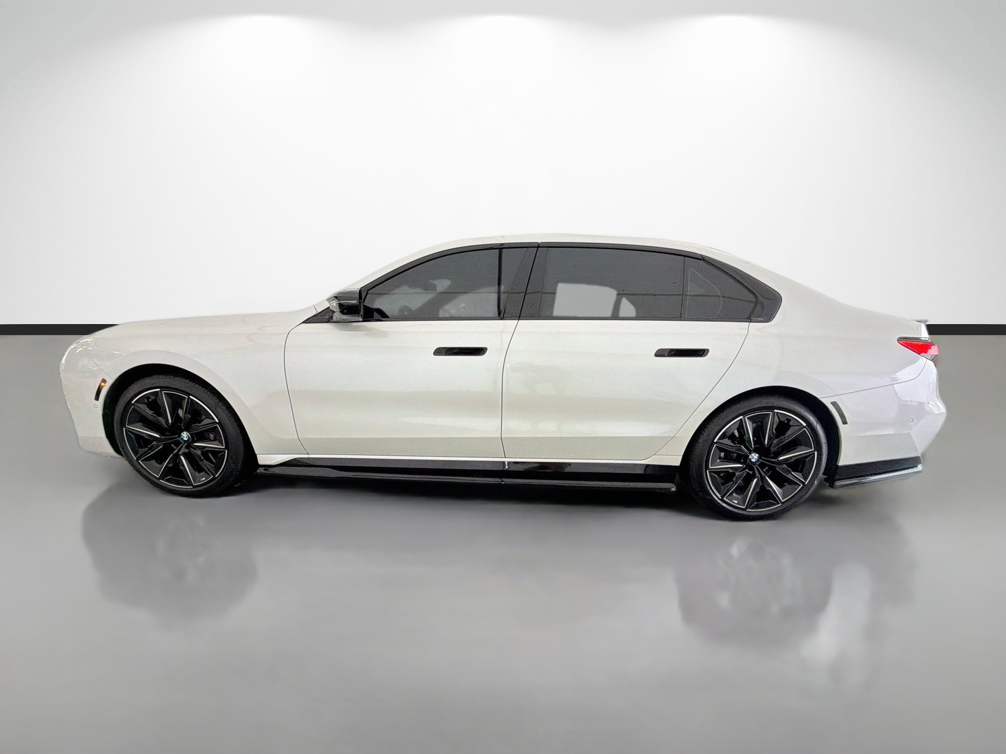 Used 2023 BMW 740i RWD image 6