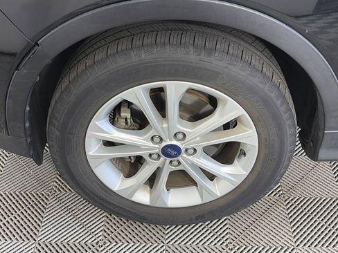 Used 2017 Ford Escape SE FWD image 8