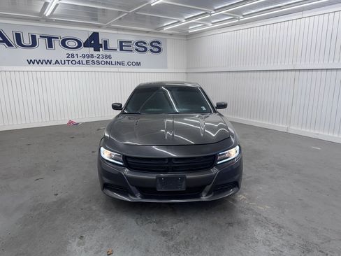 Used 2019 Dodge Charger SXT image 2