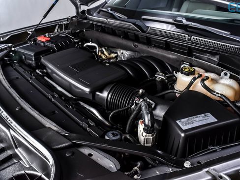 Used 2021 Cadillac Escalade ESV Premium Luxury Platinum image 11