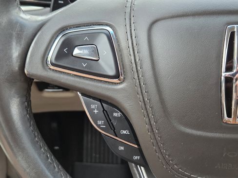 Used 2019 Lincoln MKZ Premiere image 17