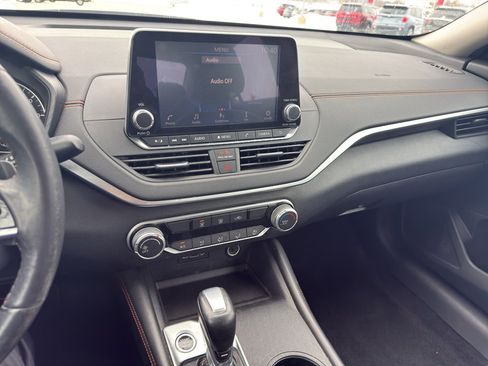 Used 2019 Nissan Altima 2.5 SR image 15