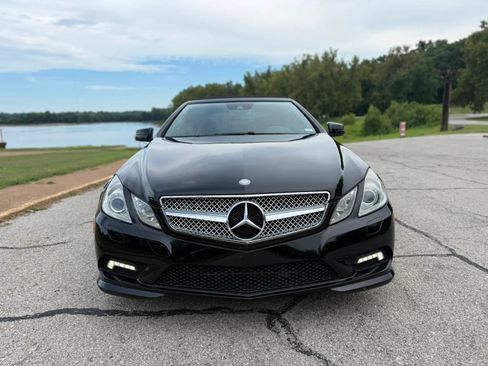 Used 2011 Mercedes-Benz E 550 Cabriolet image 2