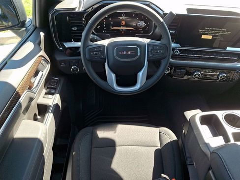 New 2026 GMC Sierra 1500 Elevation image 7