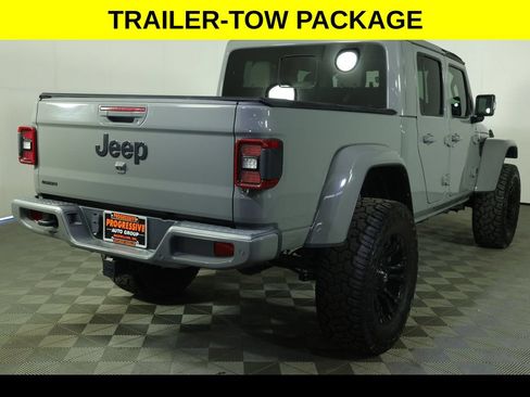 Used 2023 Jeep Gladiator Overland AWD/4WD image 8