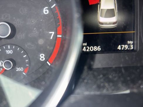 Used 2016 Volkswagen Jetta GLI SE image 5