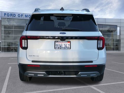 Used 2025 Ford Explorer Active w/ Active Comfort Package image 6