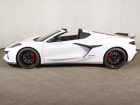 Used 2025 Chevrolet Corvette Z06 w/ Battery Protection Package image 18