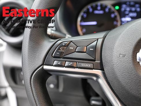 Used 2021 Nissan Kicks S image 15