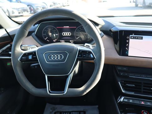 Used 2022 Audi e-tron GT Premium Plus image 11