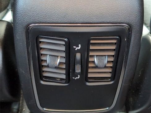 Used 2018 Dodge Durango SXT w/ 3rd Row Seating Group image 20