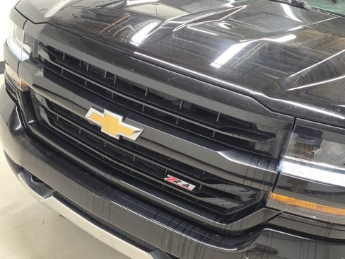 Used 2017 Chevrolet Silverado 1500 LT w/ All Star Edition AWD/4WD image 38