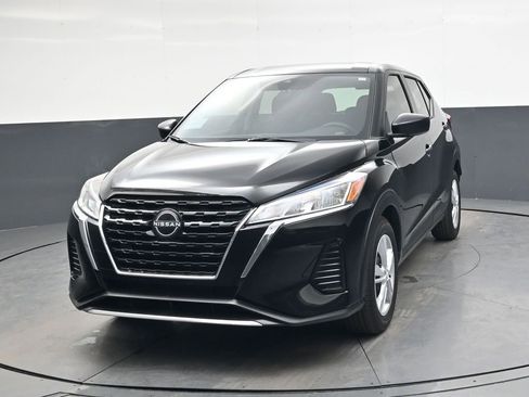 Certified 2025 Nissan Kicks Play S FWD image 13