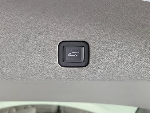 Used 2024 Cadillac XT6 Premium Luxury w/ Technology Package FWD image 8