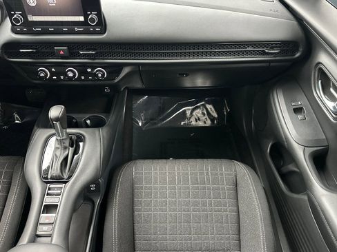 Used 2025 Honda HR-V LX image 28