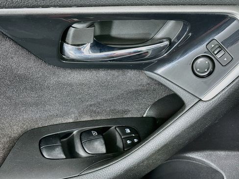 Used 2013 Nissan Altima 2.5 SV FWD image 15