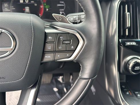 Used 2024 Lexus LX 600 4WD w/ Appearance Package image 17