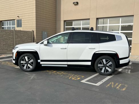 New 2026 Hyundai Ioniq 9 SEL image 12