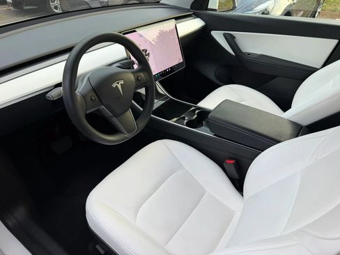 Used 2021 Tesla Model Y Long Range AWD/4WD image 14