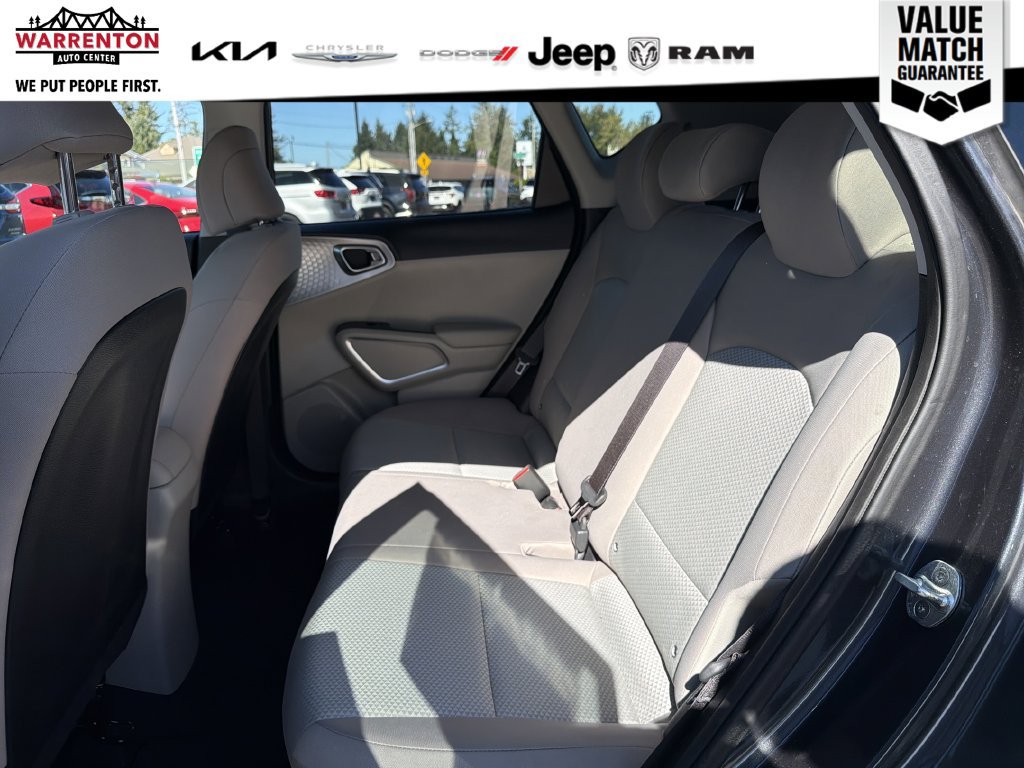 Used 2022 Kia Soul LX FWD image 13