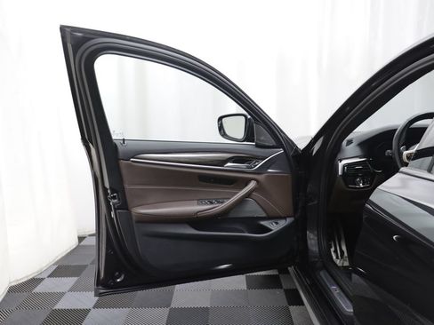 Used 2023 BMW 540i xDrive w/ M Sport Package AWD/4WD image 4