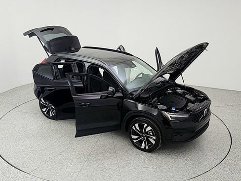 Used 2026 Volvo XC40 B5 Ultra image 37