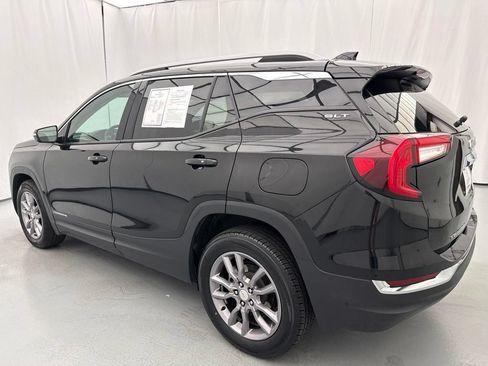 Used 2024 GMC Terrain SLT AWD/4WD image 5