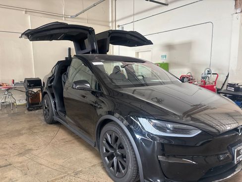 Used 2023 Tesla Model X AWD/4WD image 17