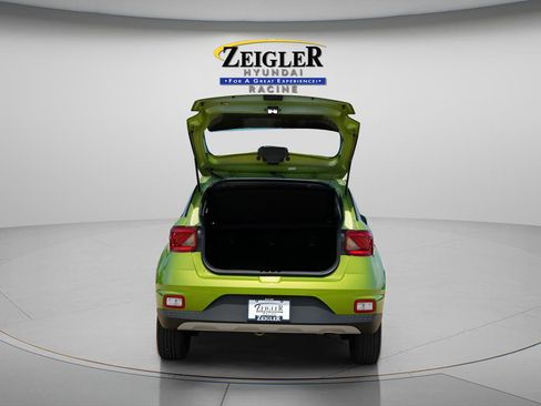 Certified 2023 Hyundai Venue SEL FWD image 10