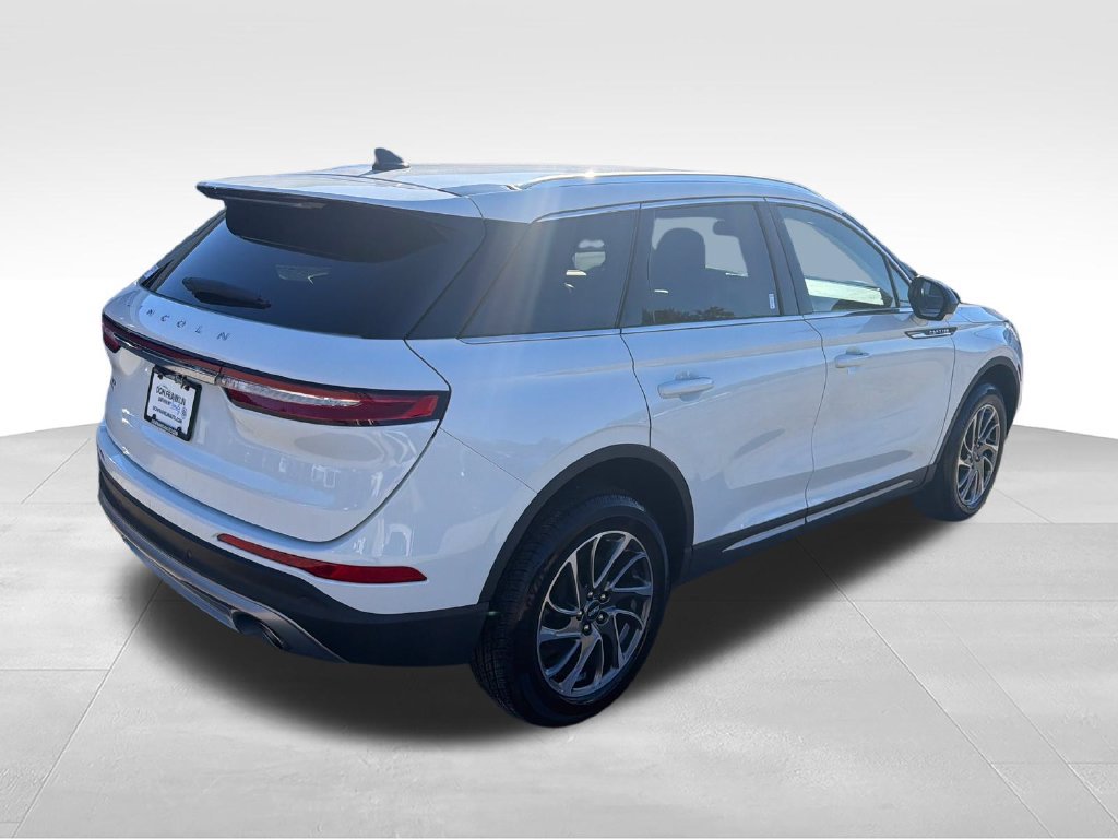 Used 2022 Lincoln Corsair AWD w/ Elements Package image 5