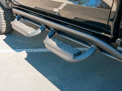 Used 2024 GMC Canyon AT4X w/ AT4X AEV Edition image 16