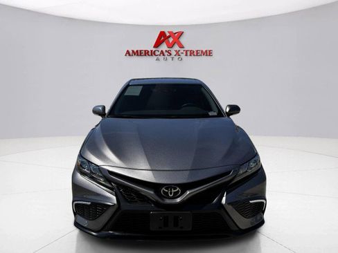 Used 2024 Toyota Camry SE image 9